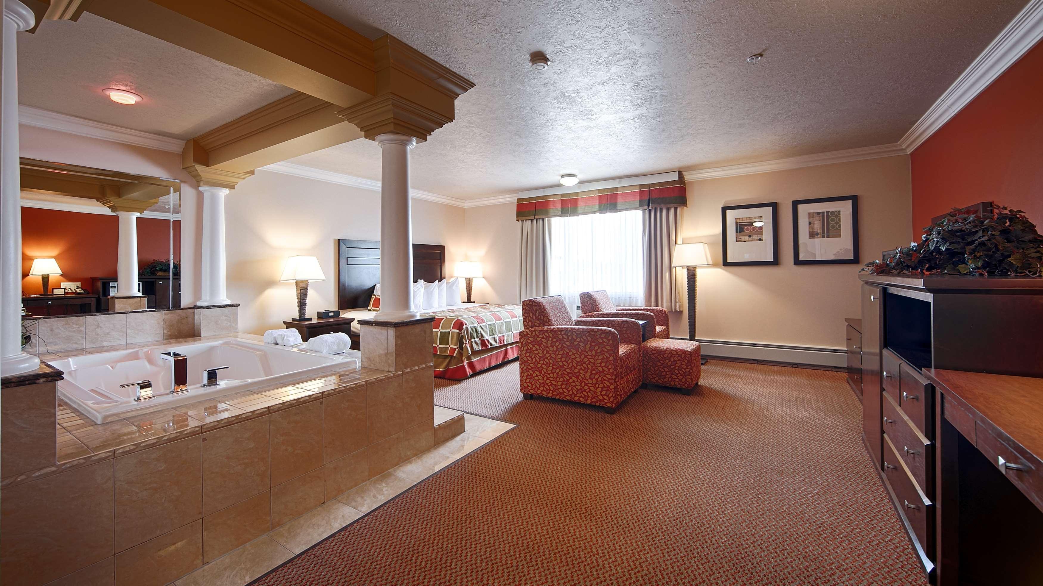 Best Western Plus Mirage Hotel And Resort High Level Exterior photo