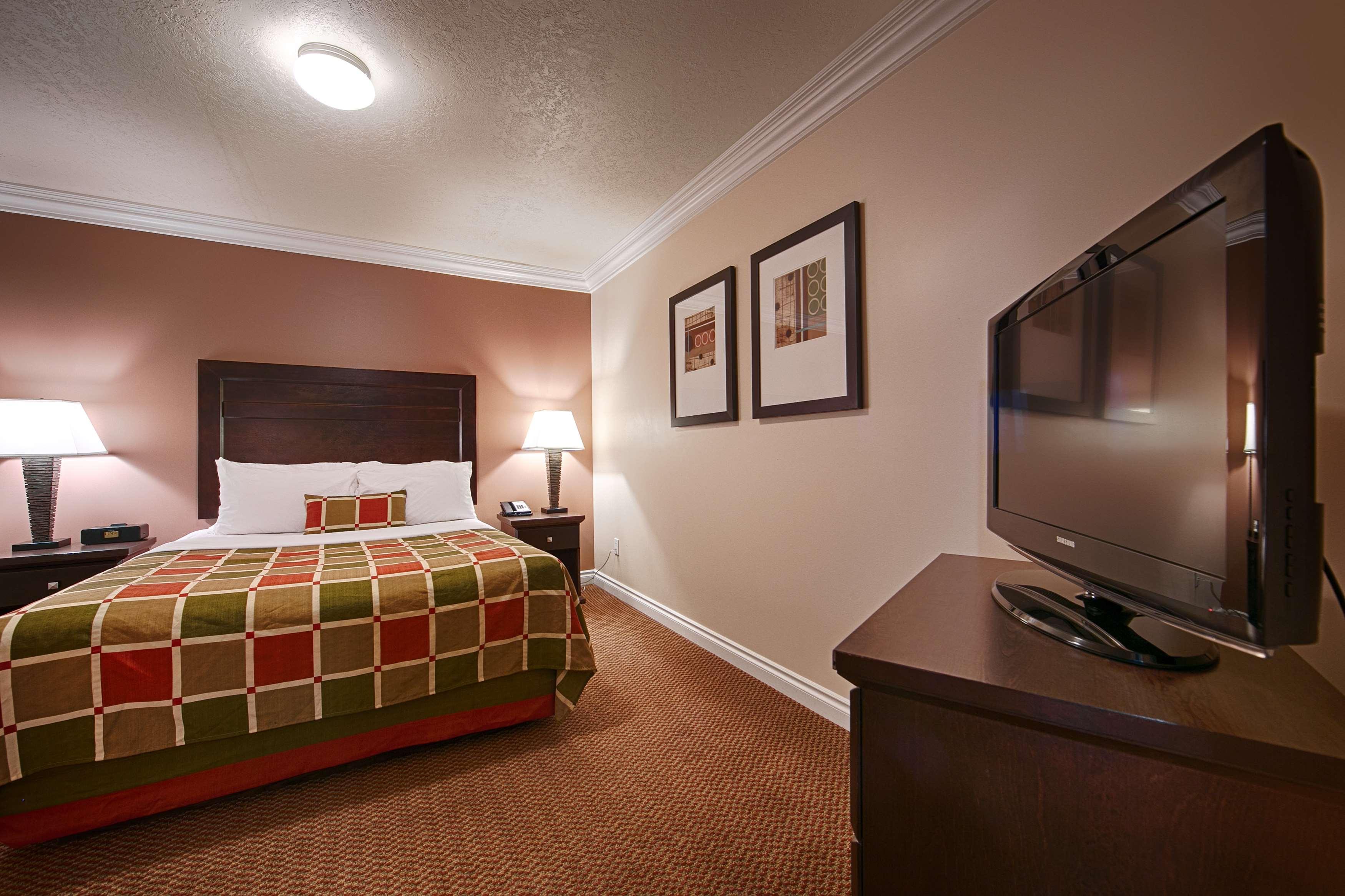 Best Western Plus Mirage Hotel And Resort High Level Exterior photo