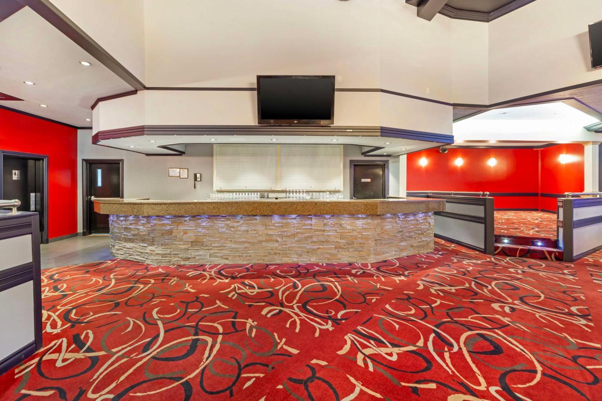 Best Western Plus Mirage Hotel And Resort High Level Exterior photo