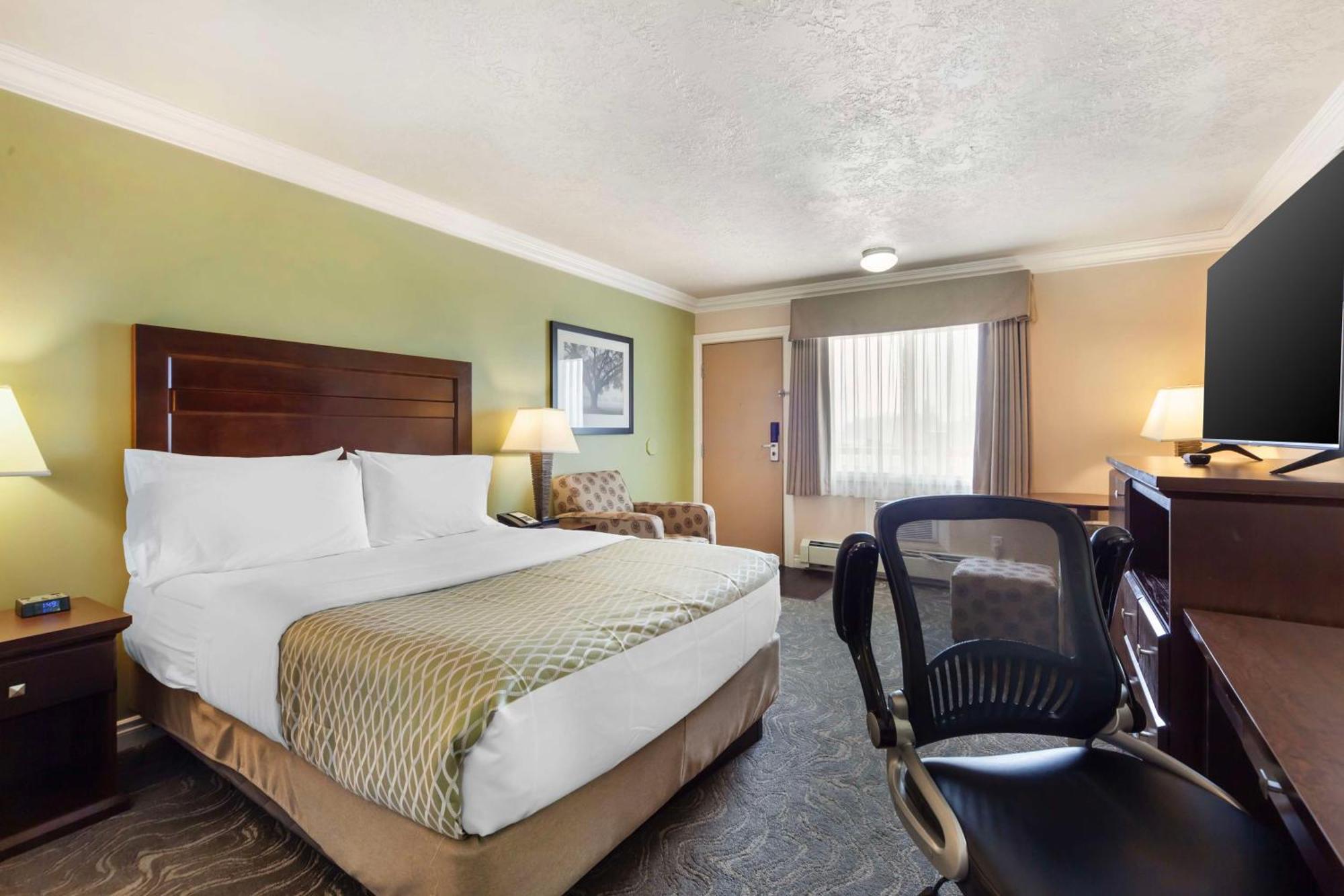 Best Western Plus Mirage Hotel And Resort High Level Exterior photo